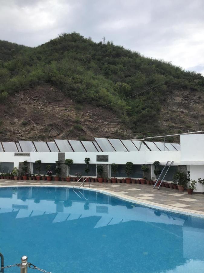 Timber Trail Base Resort - At The Foothills Of Adventure Parwanoo Exteriör bild